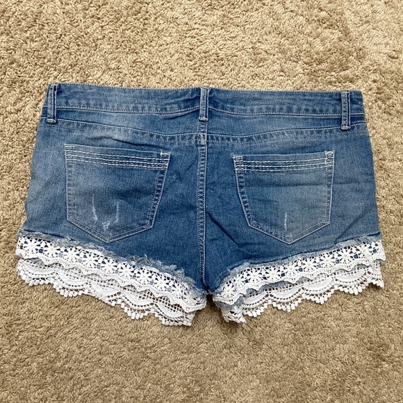 Lace Detail Jean Shorts - Picture 2 of 2